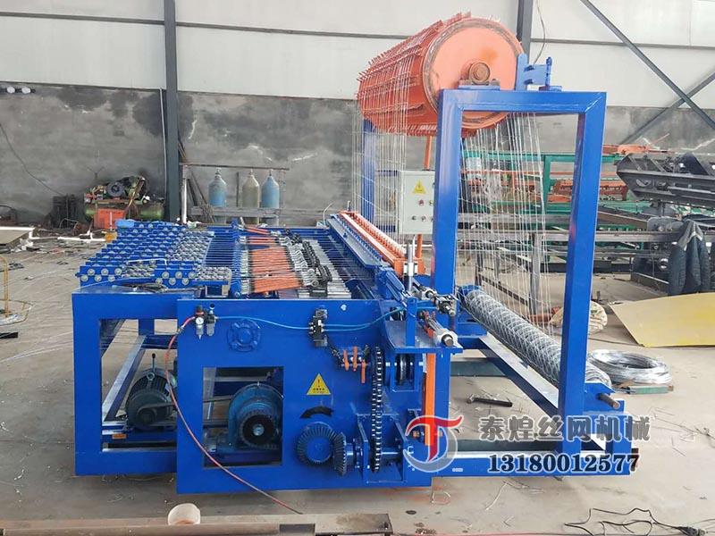 全自動(dòng)草原網(wǎng)編織機(jī)